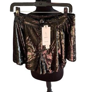 🥂AKIRA Shiny Black Metallic Shorts🥂